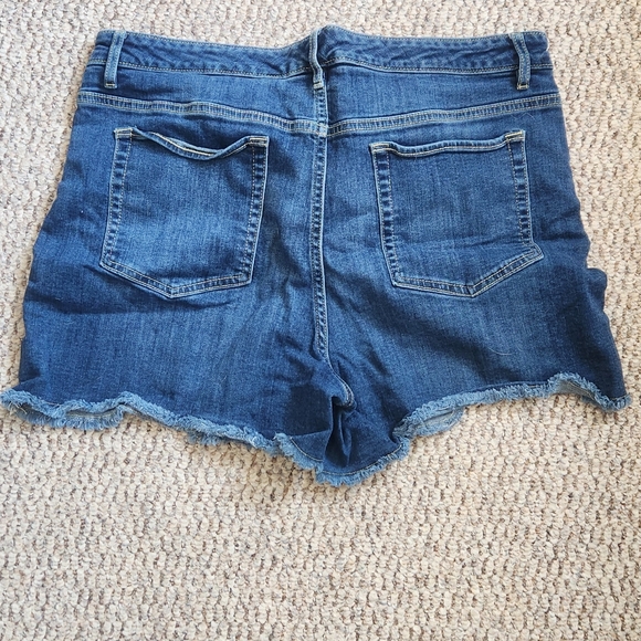 Joe Fresh Denim Shorts - Picture 2 of 2